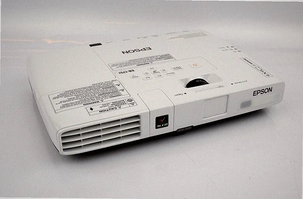 Epson EB-1751 - Business Beamer - Demoware - HDMI - inkl. Tragetasche und Remote