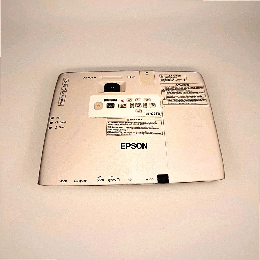 Epson EB-1775W 3LCD Beamer Projektor inkl. Tasche sehr guter Zustand 227 Stunden