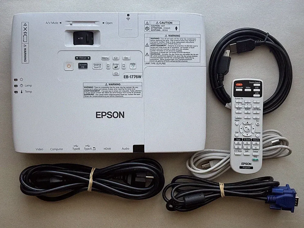 Epson EB-1776W, LCD HDMI Beamer, 134h, sehr gut, Zubehör