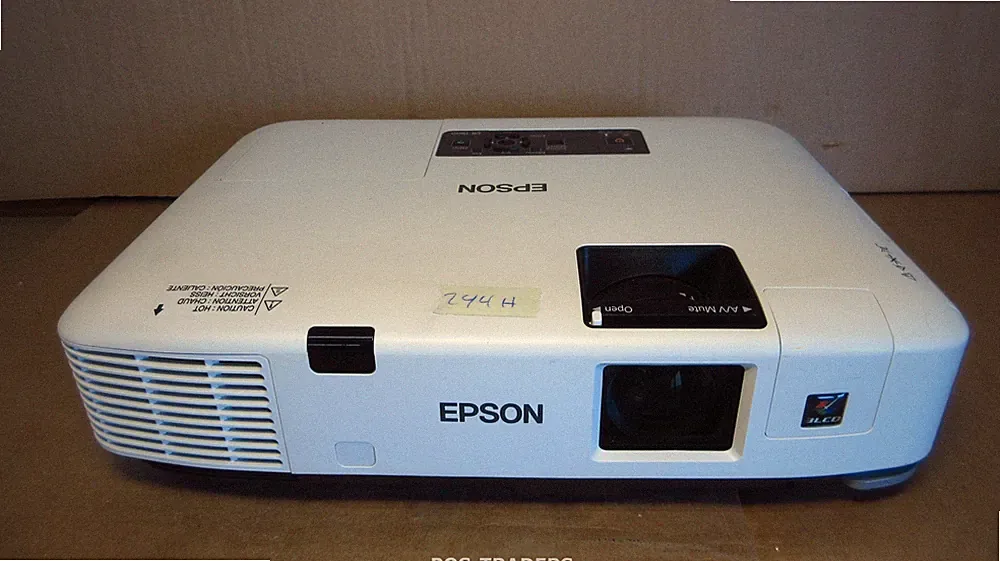 Epson EB-1900 Projector Beamer VGA XGA 3LCD 4000 LUMENS - No Remote - 294 HOURS