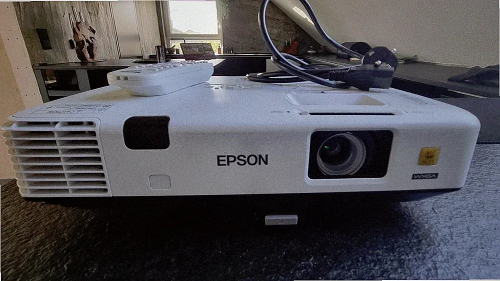 Epson EB-1940W (H474B) LCD Projector Beamer 3LCD WXGA + Epson Tasche !!