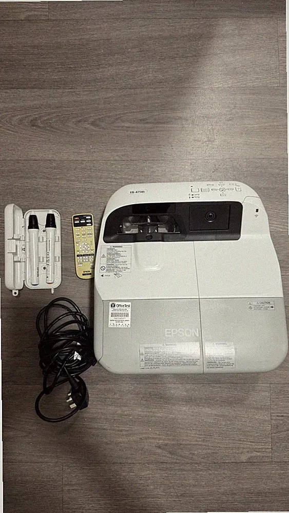 Epson EB-475Wi VGA HDMI Ultra-Kurzdistanzprojektor 2600 Lumen - 339 Lampenstunden