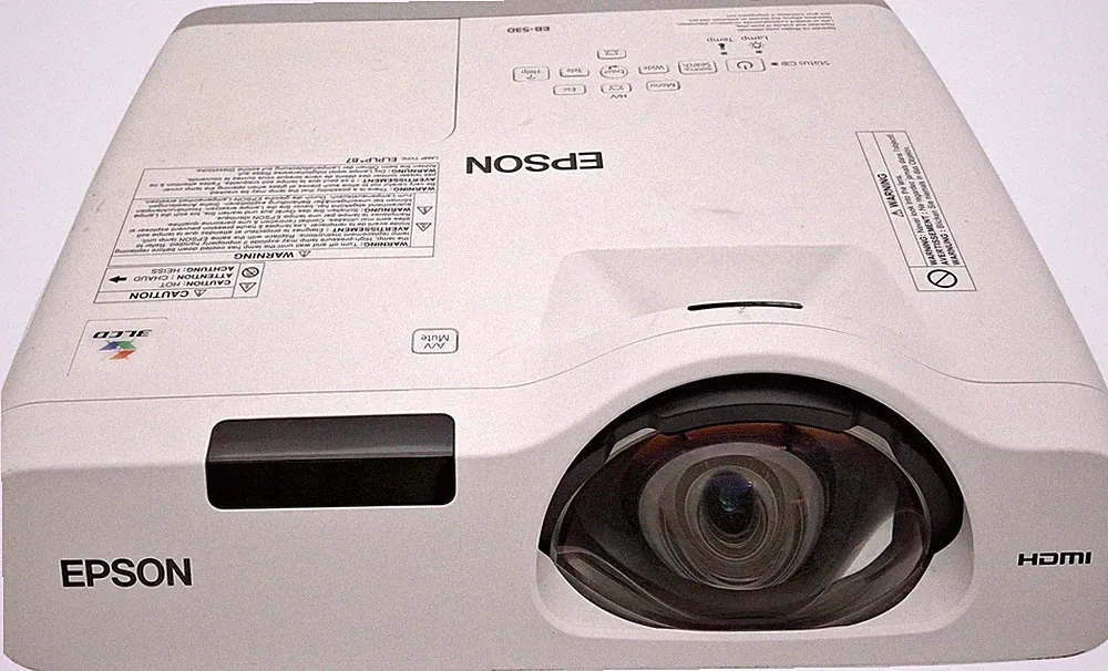 Epson EB-530 3400 Lumen Kurzdistanz 3LCD XGA Projektor - 4459 Stunden gebraucht