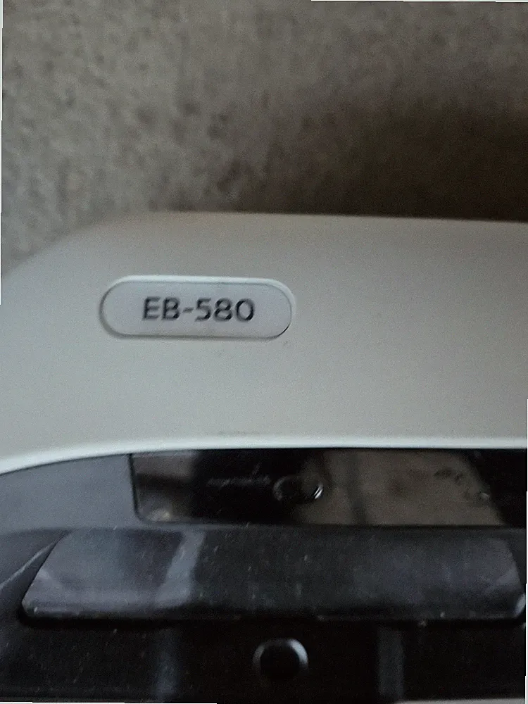 Epson EB-580 - 3LCD XGA HDMI VGA Ultrakurzdistanz Projektor 1024x768