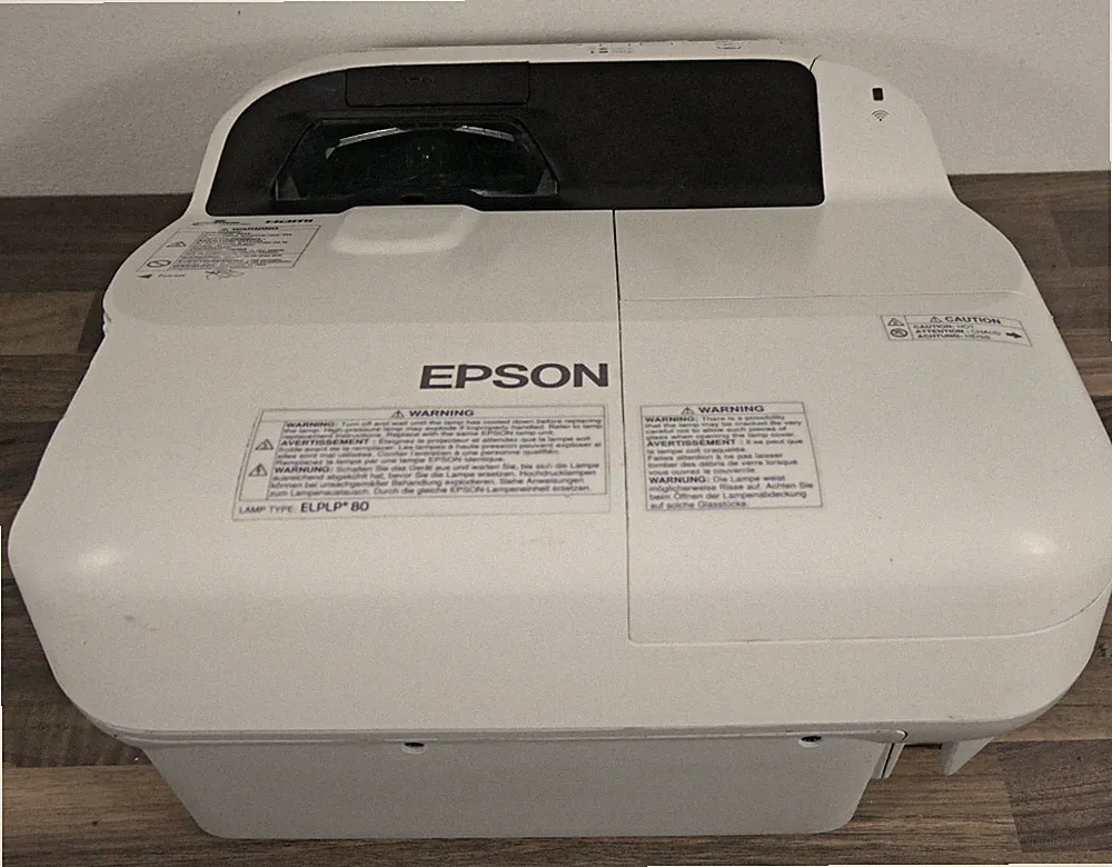 Epson EB-585W Ultra-Kurzdistanz Beamer – 3300 Lumen – (Nur 88 Std. / Top Bild)