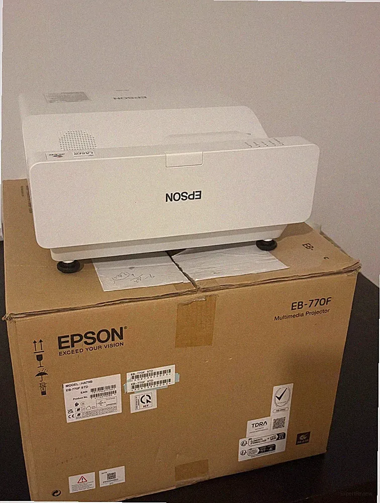 Epson EB-770F Full HD Ultrakurzdistanz Laser Beamer 4100 ANSI Lumen