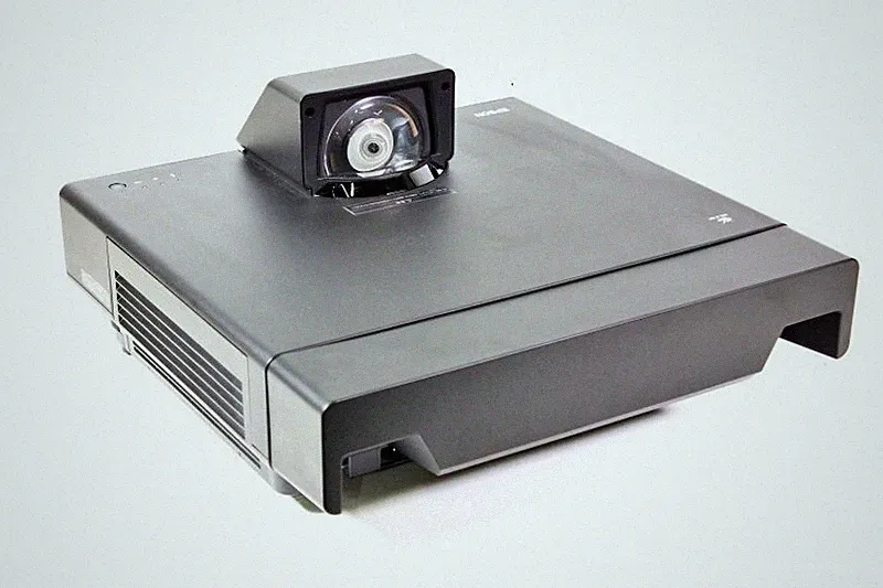 EPSON EB-805F Ultra-Kurzdistanz-Laserprojektor 5000lm HDMI getestet