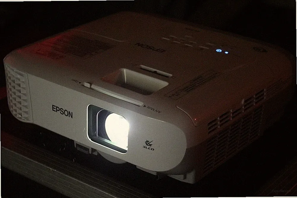 *EPSON EB-980W|H688B*LCD Business Beamer Projektor 3800Lumen 15000:1 projector