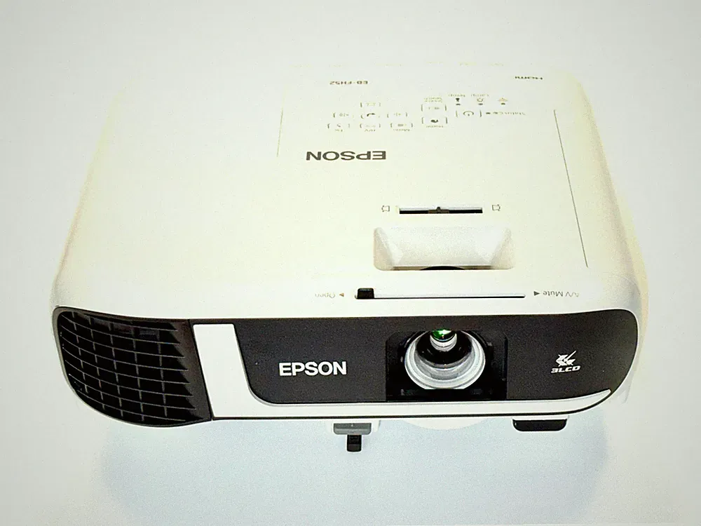 lcd beamer full hd