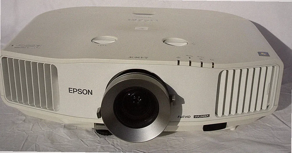 Epson EB-G5750WU Full-HD Beamer / Projektor 4500 ANSI - EM Outdoor - OpenAir