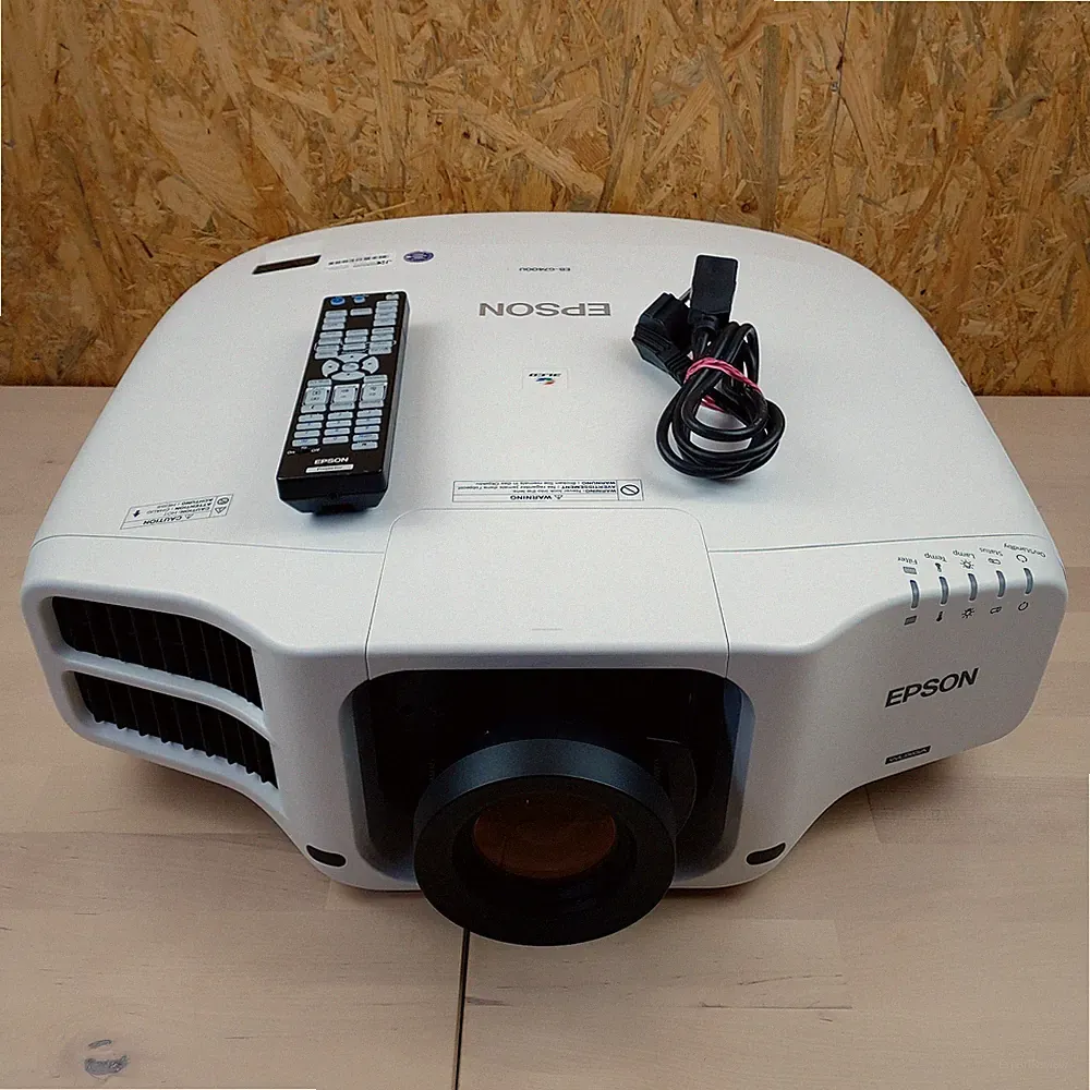 Epson EB-G7400U Full HD Projector Beamer Heimkino Präsentation Gaming - geprüft