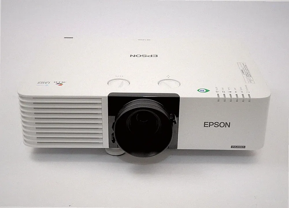 Epson EB-L610U weiss Beamer WUXGA-Laserprojektor 6000 AL TopZustand + 2J GEWÄHR
