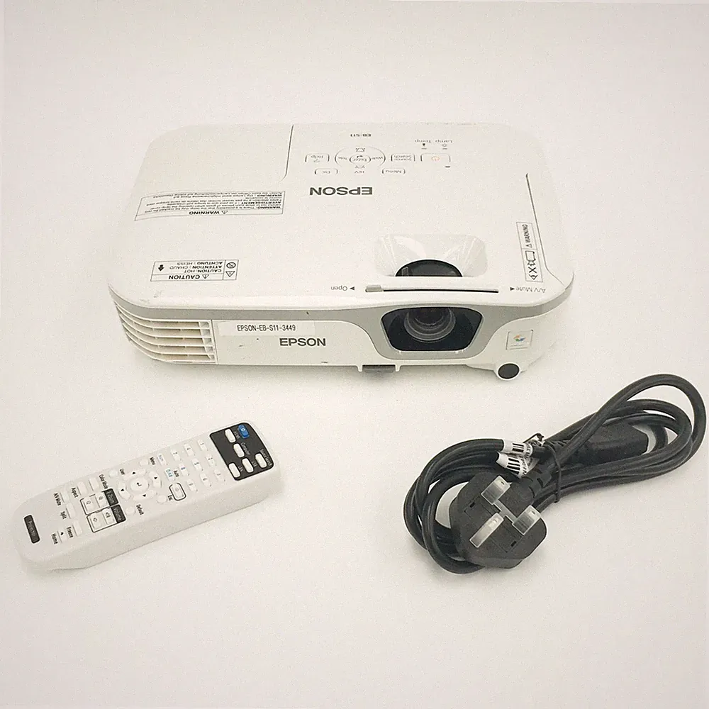 Epson EB-S11 2600 Lumen VGA Desktop Projektor + Fernbedienung - 3449 Stunden gebraucht