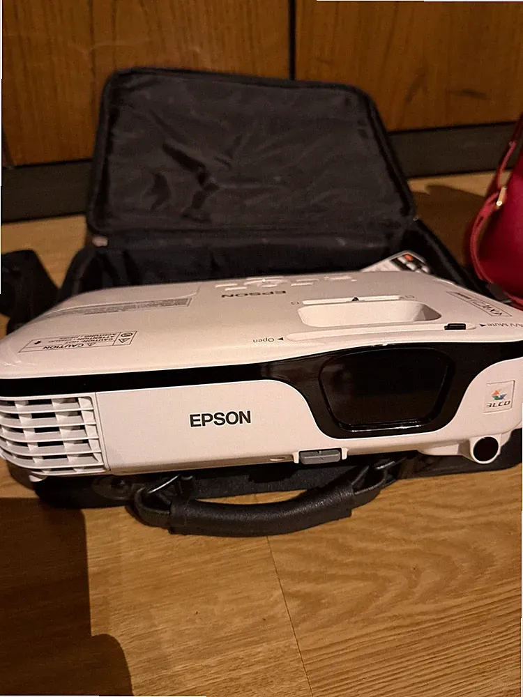 Epson EB-X12 Tragbarer Projektor 2800 Lumen HDMI VGA
