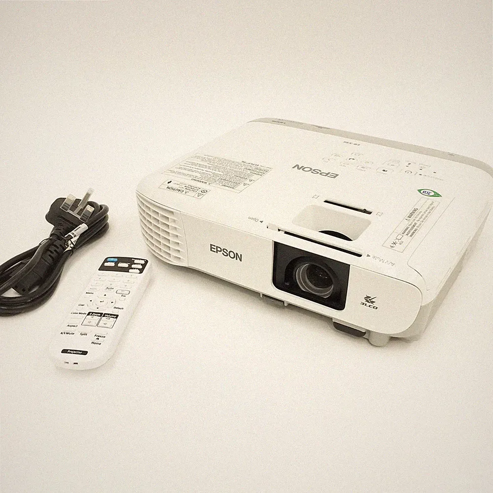 Epson EB-X39 3500 Lumen HDMI Heimkino Beamer + Fernbedienung - 700 Stunden gebraucht
