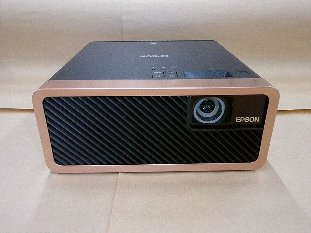EPSON EF-100B Projektor 2000LM Laser 4K JANK Netzteil bestätigt