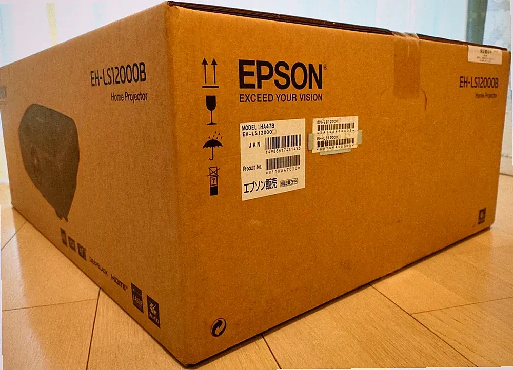 EPSON EH LS12000 B 4K PRO-UHD Laserprojektor 3LCD 2.700lm 100V-240V EH-LS12000