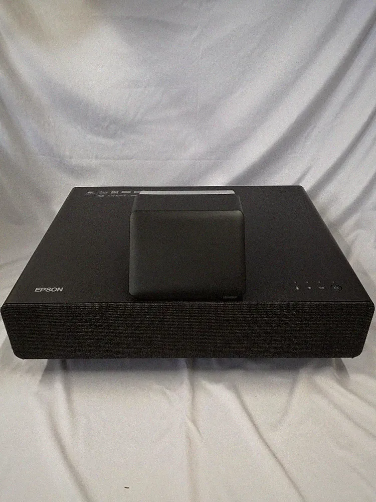 Epson EH-LS500B 4K Laser Projektor Ultra Short Throw Smart Home Cinema