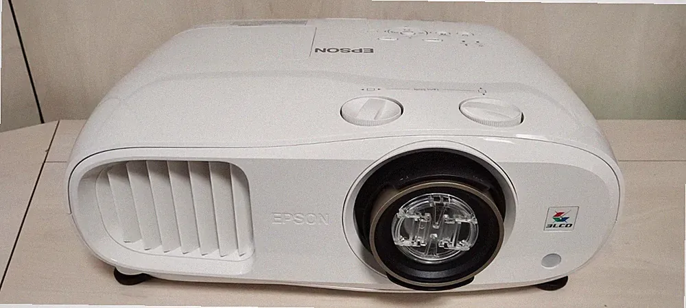 Epson EH-TW7100 2160p 4K Ultra HD 3LCD DLP-Beamer - Weiß (V11H959040)