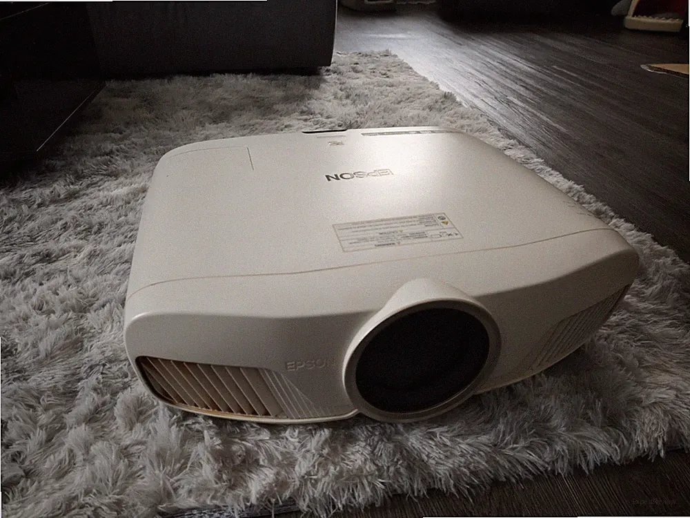 Epson EH-TW7400 4K UHD LCD Beamer 2400 ANSI Lumen Weiß (defekt)