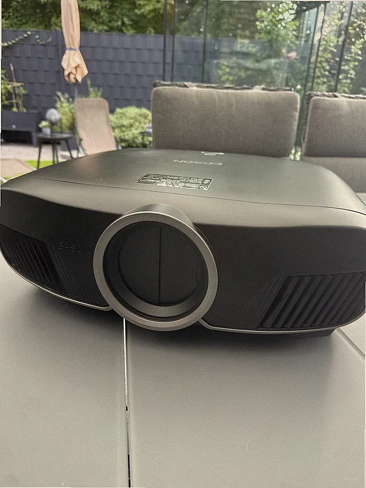 Epson EH-TW9300 4K-Enhancement 3LCD 3D Heimkino-Beamer (HDR, HDMI, Schwarz)“