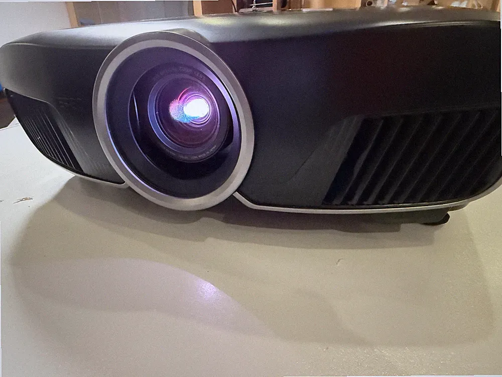 EPSON EH-TW9400 LCD Projektor Beamer 4K Heimkino UHD 3500 Stunden Neue Lamp