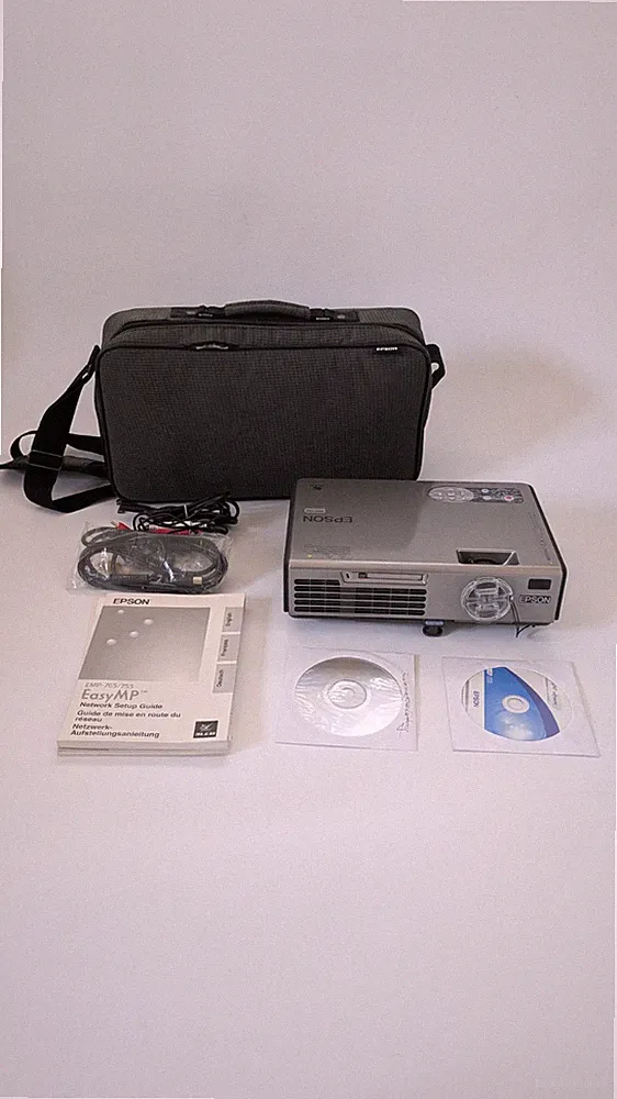 Epson EMP-755 Projektor Beamer LCD-Projektor inkl. Tasche - ohne Fernbedienung
