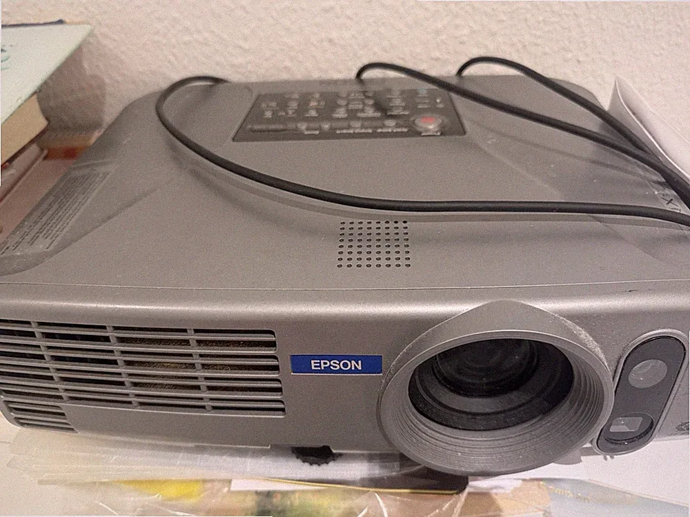 Epson EMP-835 LCD ProjektorBeamer