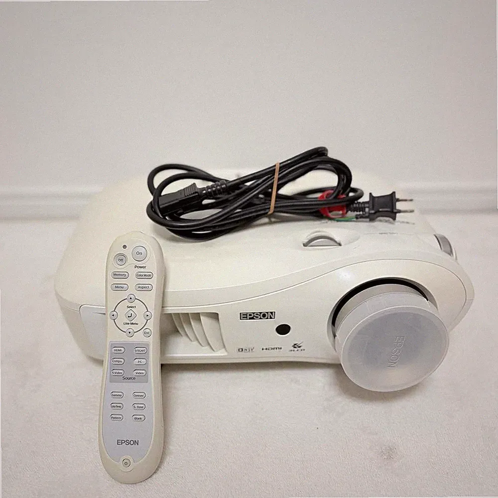 epson EMP-TW700 Heimkino Projektor 1600Luman gebrauchter Artikel aus Japan