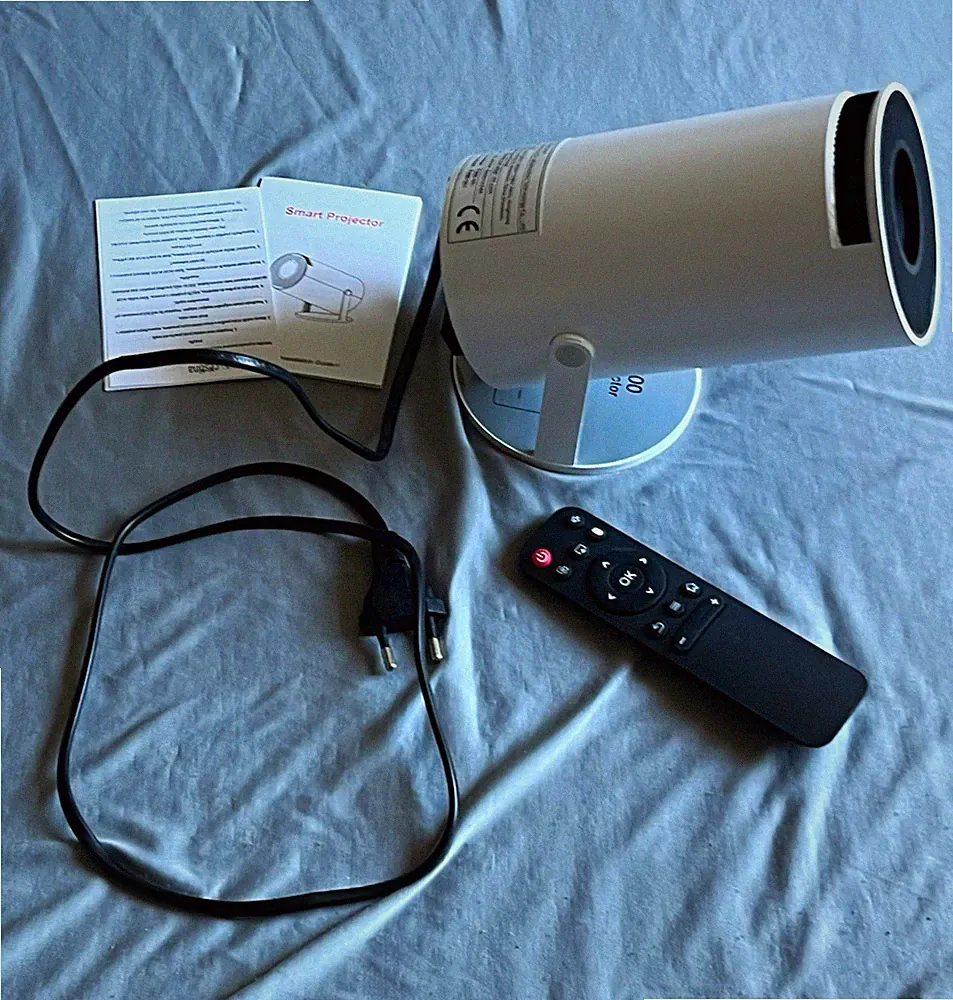 F300 Desktop Beamer/Projektor Weiß/Schwarz HDMI USB inkl. Fernbedienung