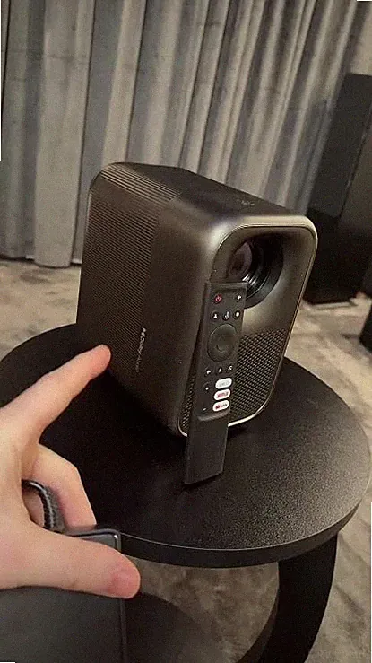 Formovie Xming Page Two Beamer mit Google TV, 1080P, 4K unterstützt, WLAN