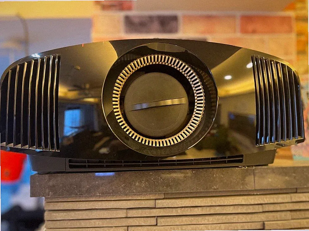 GEBRAUCHTER SONY Heimkino Projektor VPL-VW500ES Professional 4K 3D Kino