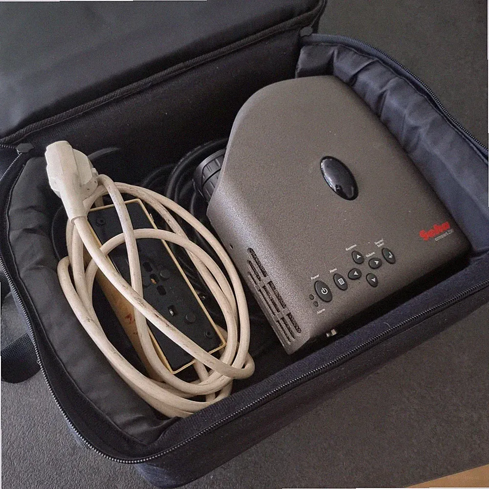 Geha compact 230 Beamer Set inkl. Tasche, Boxen & Kabeln