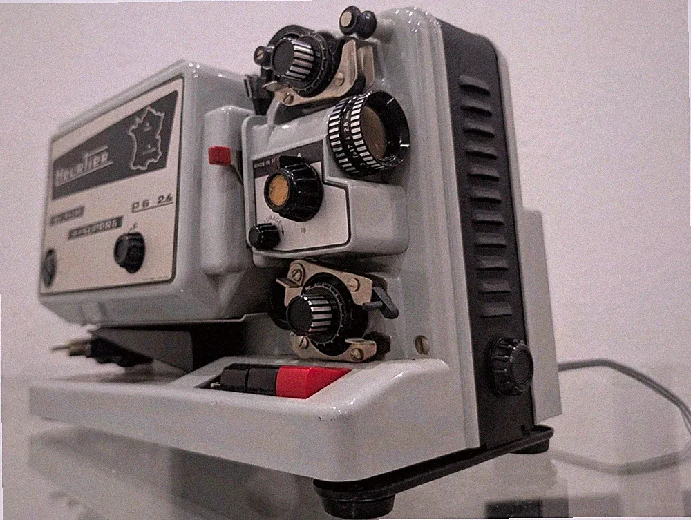 Heurtier P6 24 Super 8 - Projektor - Projector Inkl. Bedienungsanleitung