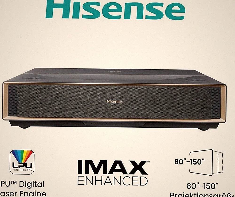 HISENSE PT1 Kurzdinstanzprojektor RGB Laser 4K UHD 2500 ANSI Lumen