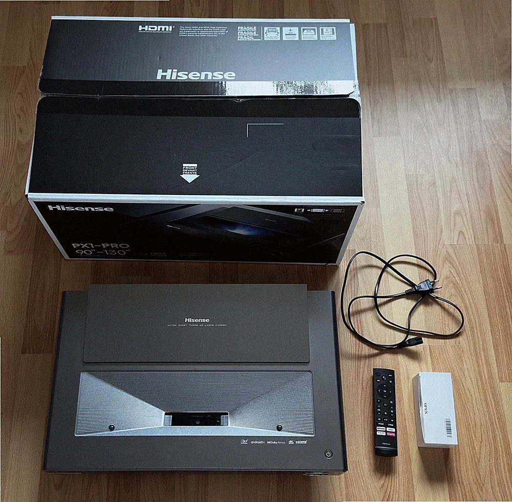 Hisense PX1 Pro Kurzdistanzbeamer 4K UHD LaserTV Beamer Fernseher