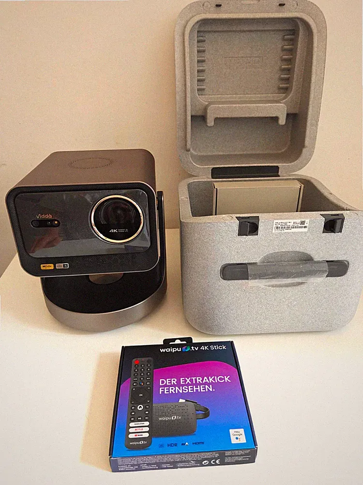 Hisense VIDDA C3 Ultra 4K Triple Laser Beamer Dolby Vision DTS + Waipu Stick