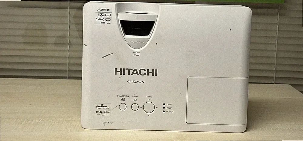 Hitachi CP-EX252N XGA 3LCD HDMI USB Projektor - 1439 Lampenstunden gebraucht vollständig getestet