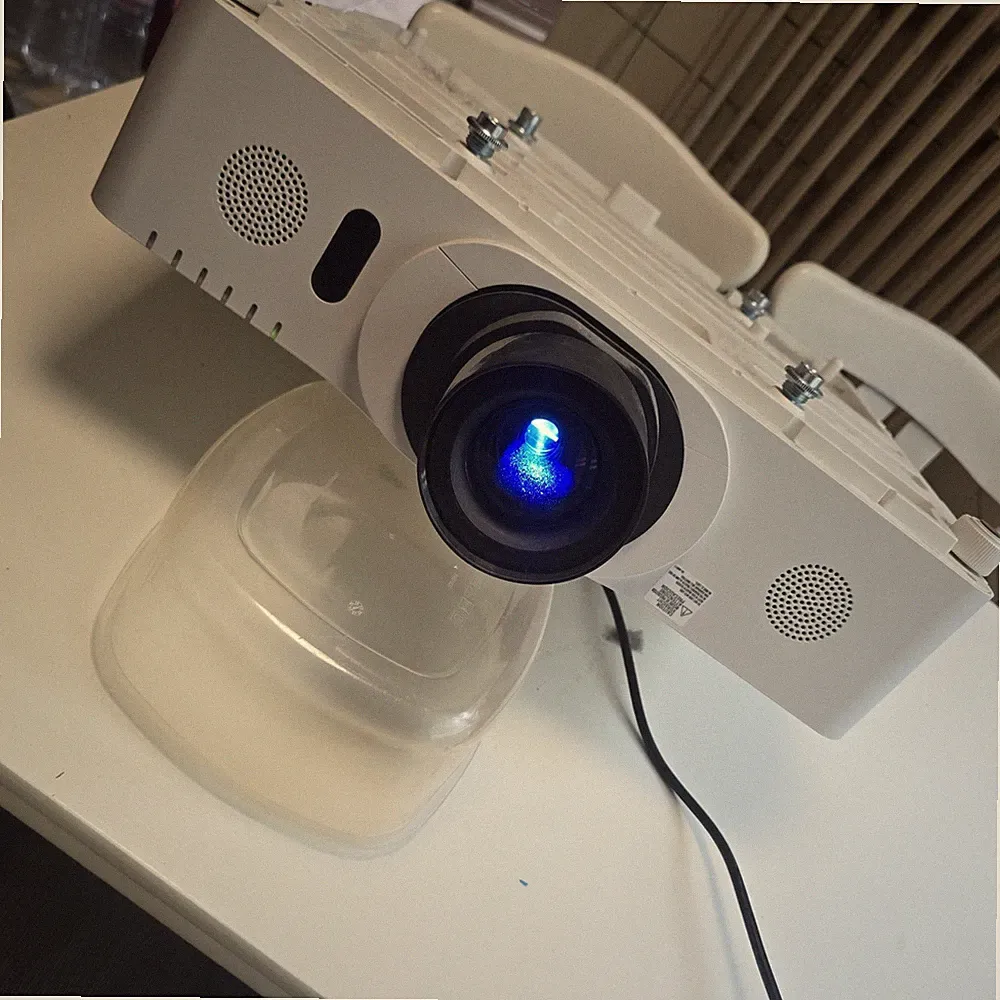 *HITACHI CP-WU8440*Beamer Projektor 1,6-3,2:1 WUXGA projector(Christie LWU421)