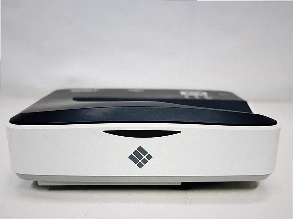 i3 DLP L3502W Beamer 3500 Lumen Kurzdistanz / nur 2897h (teildefekt) (*505)