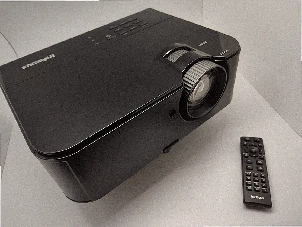 Infocus IN3128HD Heimkino Beamer mit 4000 ANSI-Lumen und Full-HD DLP *nur 5 Std*