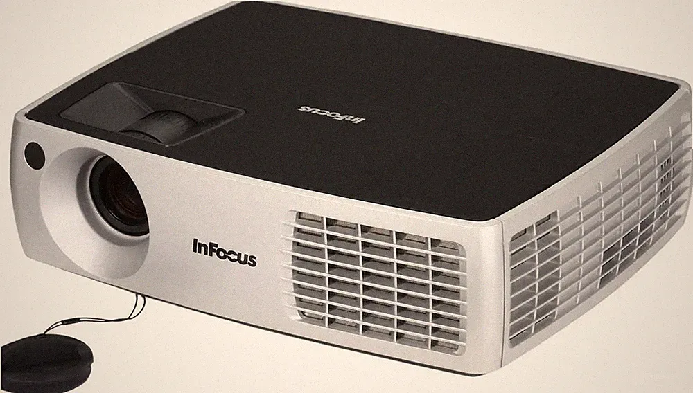 InFocus IN3904LB DLP Projektor 121h Laufzeit Business Beamer ohne FB sehr guter
