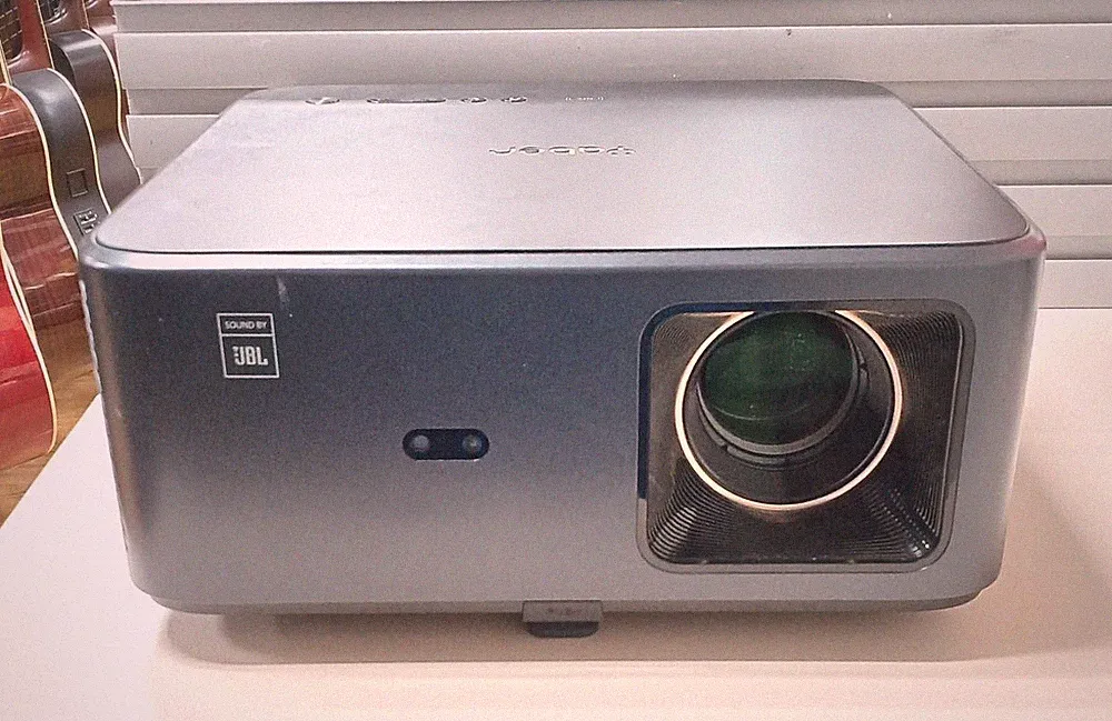 JBL K2S Projektor mit Google TV Dongle 7000+ Apps Tragbarer Mediaplayer