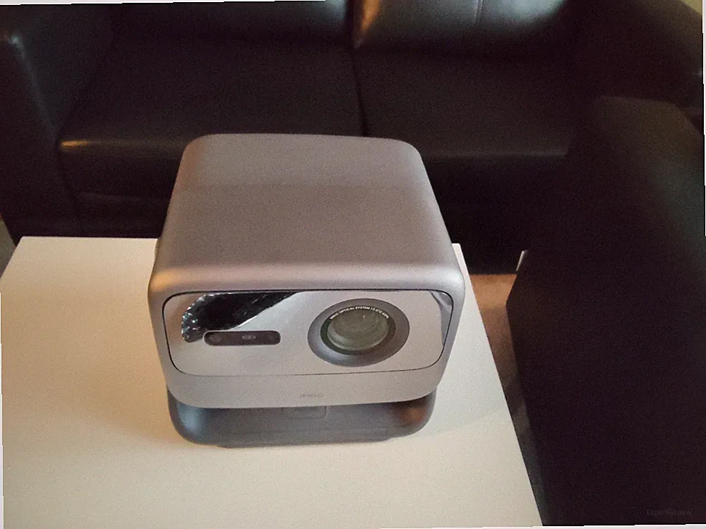 JMGO N1S Ultimate 4K Triple Laser DLP Projektor Heimkino mit Google TV