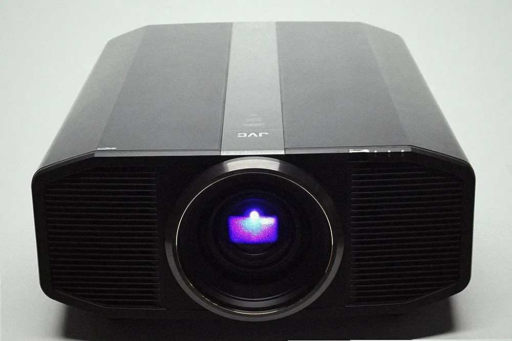 JVC DLA-Z1 4K D-ILA Projektor