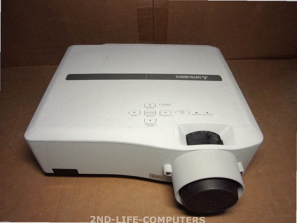 LAMP DEFFCT - MITSUBISHI XL1550U 3LCD Beamer Projector 3100 Lumens NO REMOTE