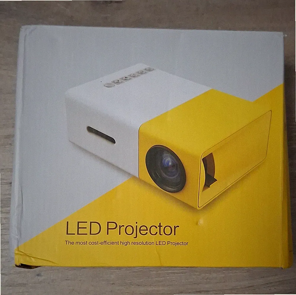 LED Projector Desktop Mini Beamer LED gelb/weiß mit Fernbedienung AV-Kabel
