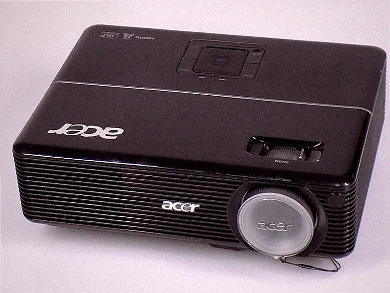 LESEN: Acer P1203 DLP Beamer Projektor 3100 ANSI Lumen XGA 1024x768, HDMI, VGA