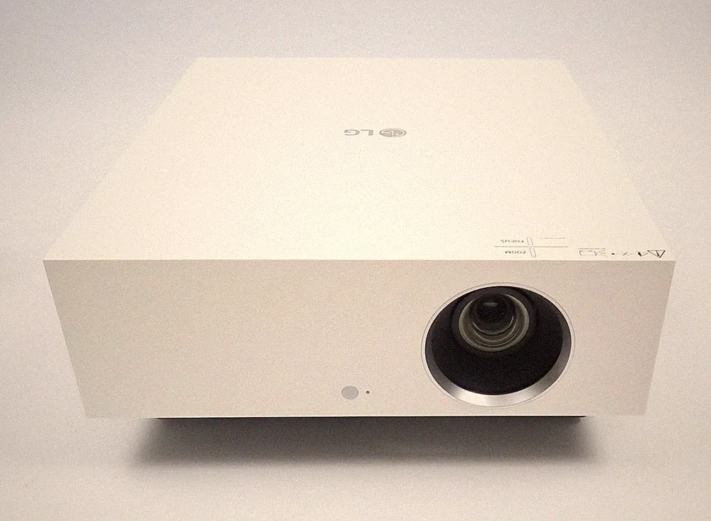 LG CineBeam HU810PW Forte 4K Laserprojektor Beamer NEUw + 2J GEWÄHR