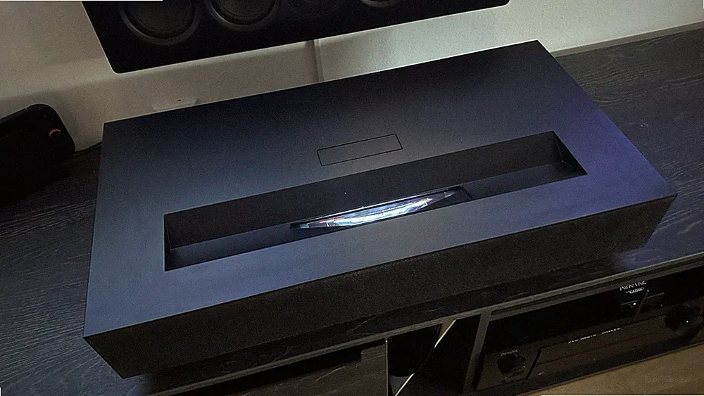 LG CineBeam HU915QE - Vivo Max - Schwarz - Noctua - Laser TV - Ultrakurzdistanz
